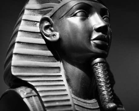 Lịch sử phát triển của chiếc quần lót nam - Pharaoh Tutankhamun